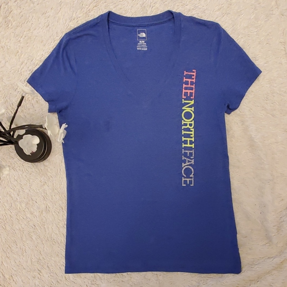 The North Face Logo v-neck Tshirt - Picture 1 of 7